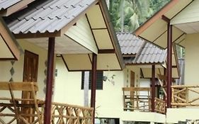 Day Night Bungalow & Bar